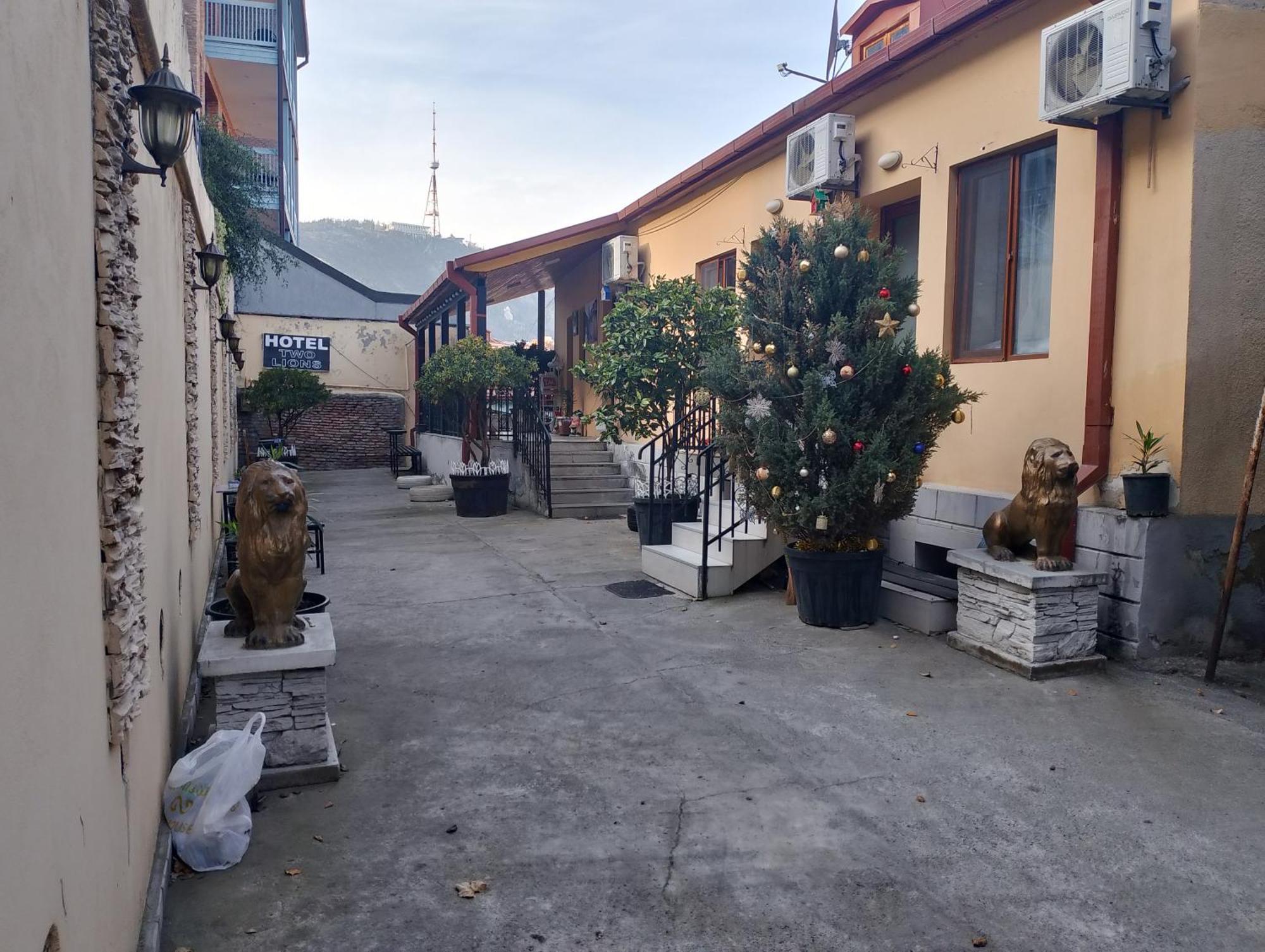Two Lions Hotel Tbilisi Luaran gambar
