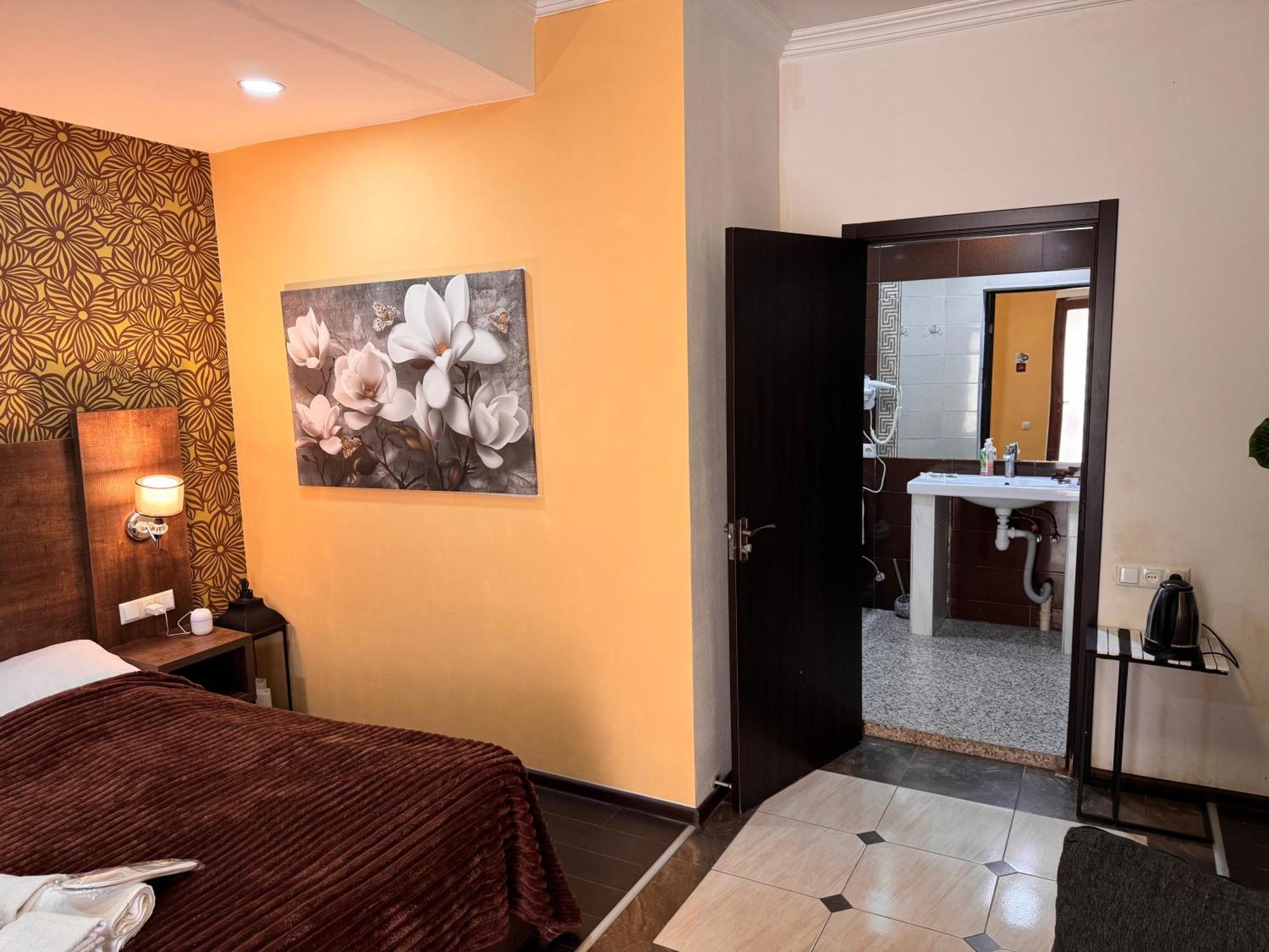 Two Lions Hotel Tbilisi Luaran gambar